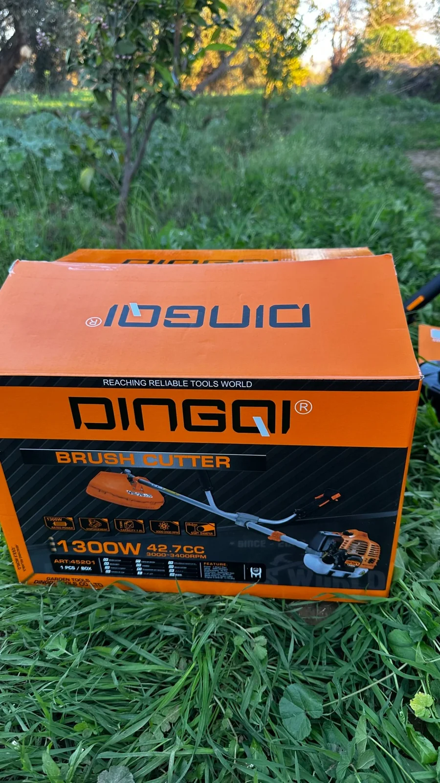 علبة DINGQI 45201 في الحقل